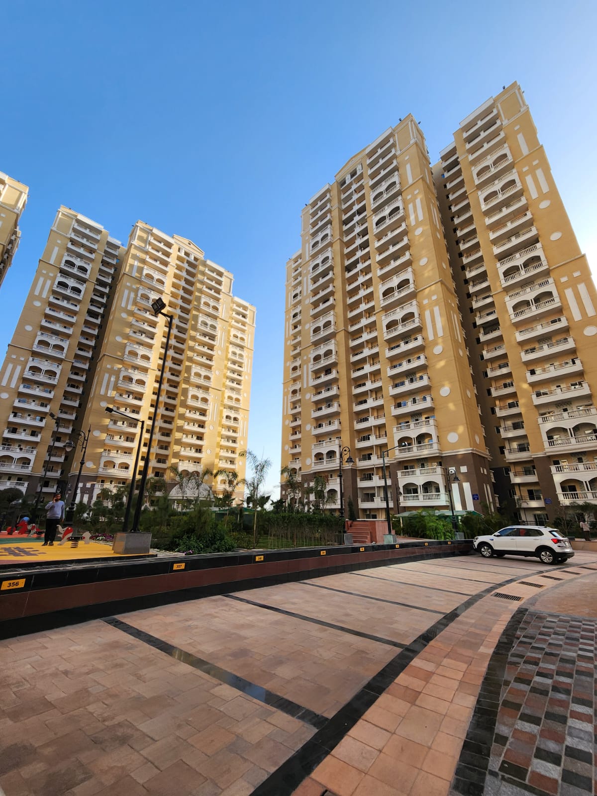 Purvanchal Royal City Apartments in Sector Chi 5 Greater Noida